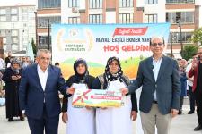 Mayalı Ekşili Ekmek Yarışması İle Yöresel Ürünler Tanıtımları Büyük İlgi Gördü  